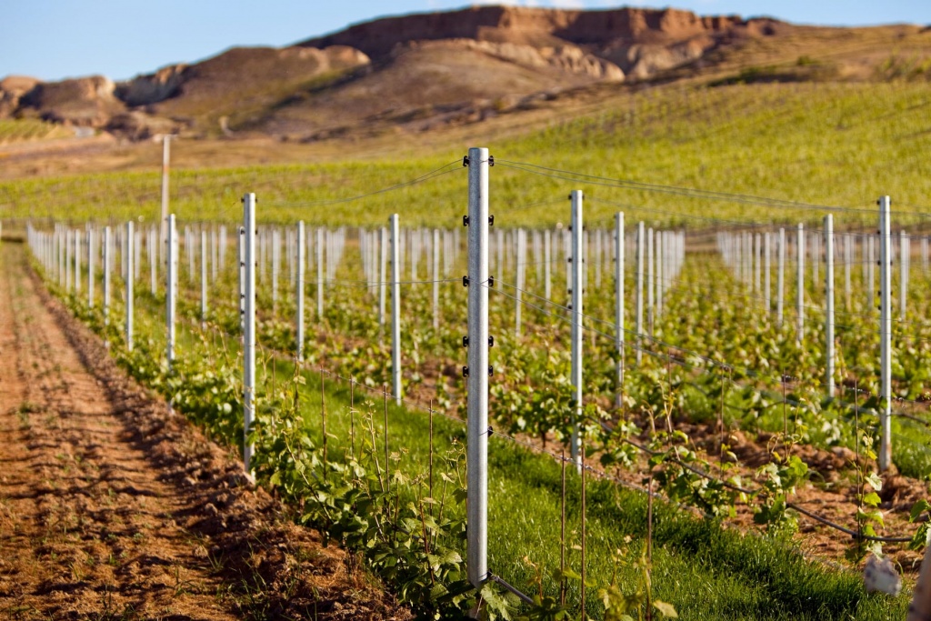 круглые оцинкованные столбы.jpg